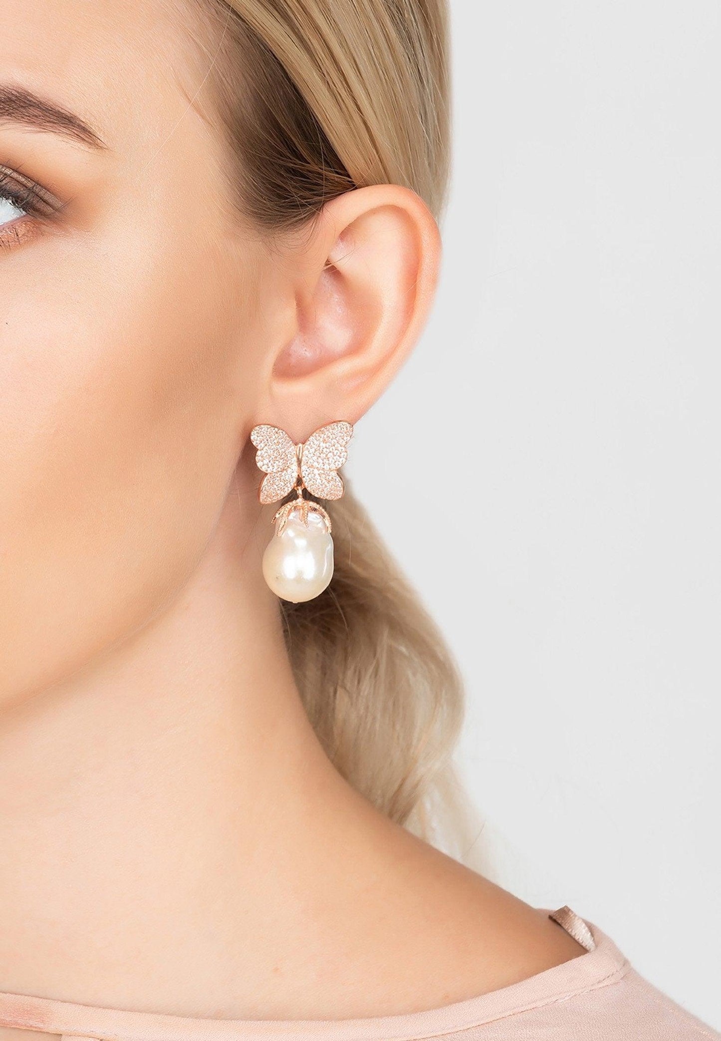 Baroque Pearl White Butterfly Earring Rosegold - Luxverse