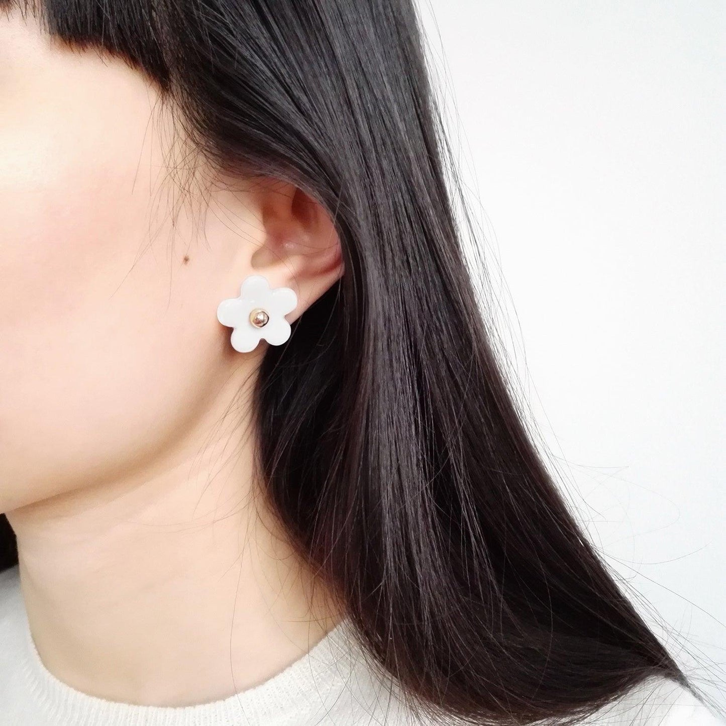 Everyday Porcelain Daisy Stud Earrings - Luxverse